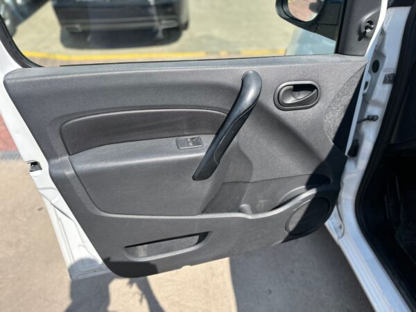 RENAULT Kangoo Furgón Combi Profesional  dCi 75 Gen5 - Imagen 13