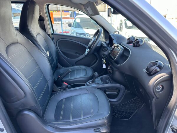 SMART forfour 60kW81CV electric drive - Imagen 14