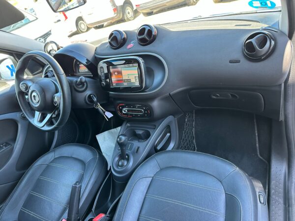 SMART forfour 60kW81CV electric drive - Imagen 8