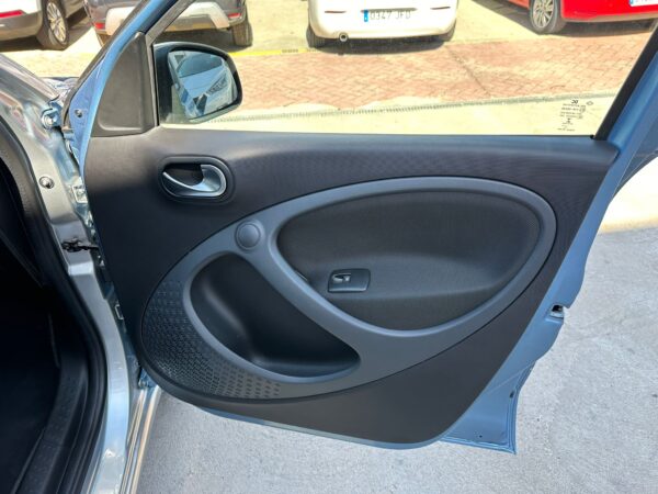 SMART forfour 60kW81CV electric drive - Imagen 16