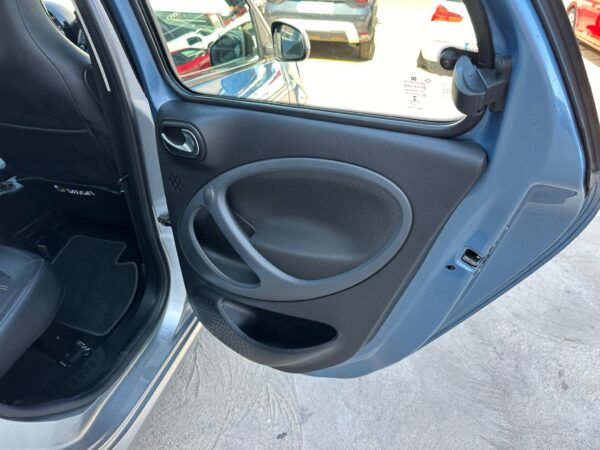 SMART forfour 60kW81CV electric drive - Imagen 15
