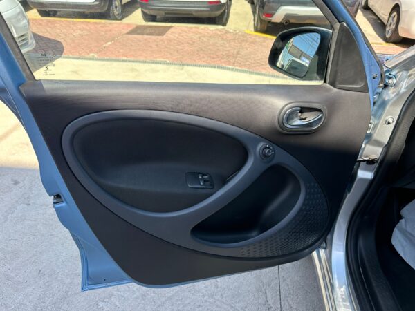 SMART forfour 60kW81CV electric drive - Imagen 18