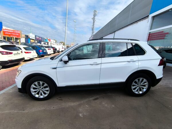 VOLKSWAGEN Tiguan Sport 2.0 TDI 110kW 150CV DSG - Imagen 5