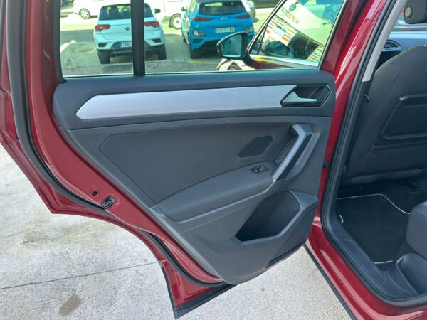 VOLKSWAGEN Tiguan Advance 2.0 TDI 110kW 150CV DSG - Imagen 6