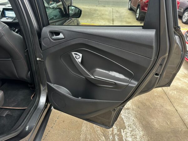 FORD Kuga 2.0 TDCi 110kW 4x2 Trend - Imagen 12