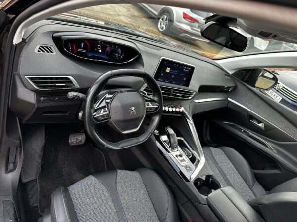 PEUGEOT 5008 1.5 BlueHDi 96kW 130CV SS Allure - Imagen 9