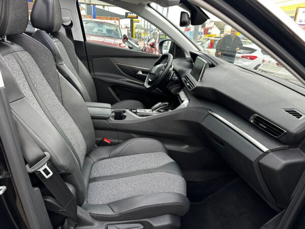 PEUGEOT 5008 1.5 BlueHDi 96kW 130CV SS Allure - Imagen 10